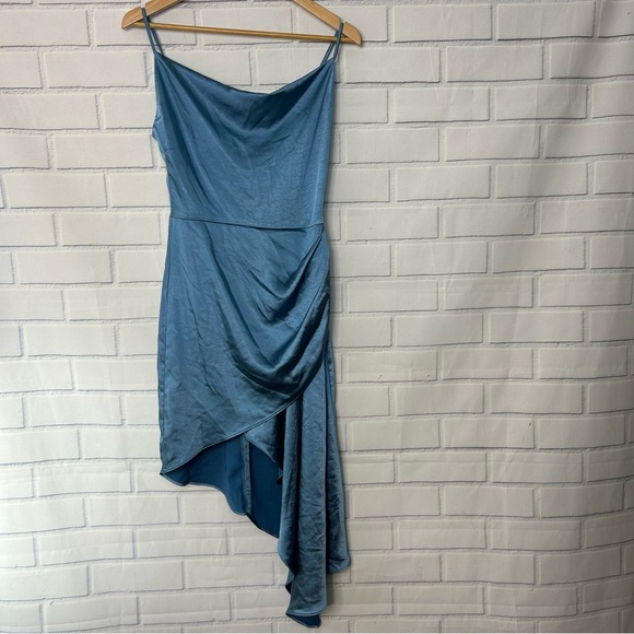 Elliatt Jacinda Dress in Cadet Blue size Extra Small - Picture 2 of 10